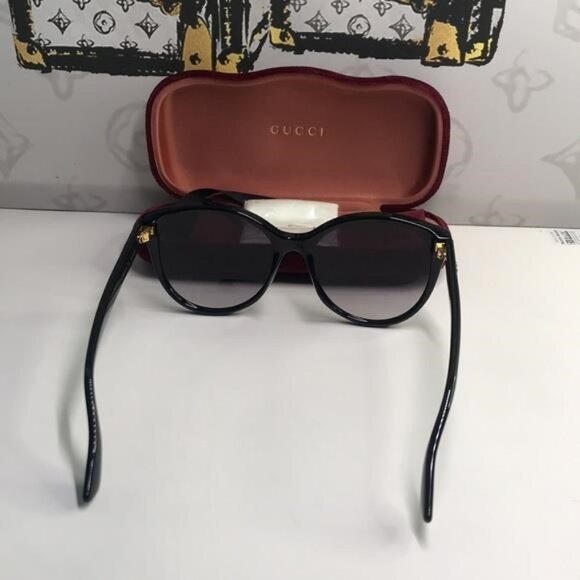 New Authentic Gucci Black Cat-Eye Sunglasses GG0631s 001
